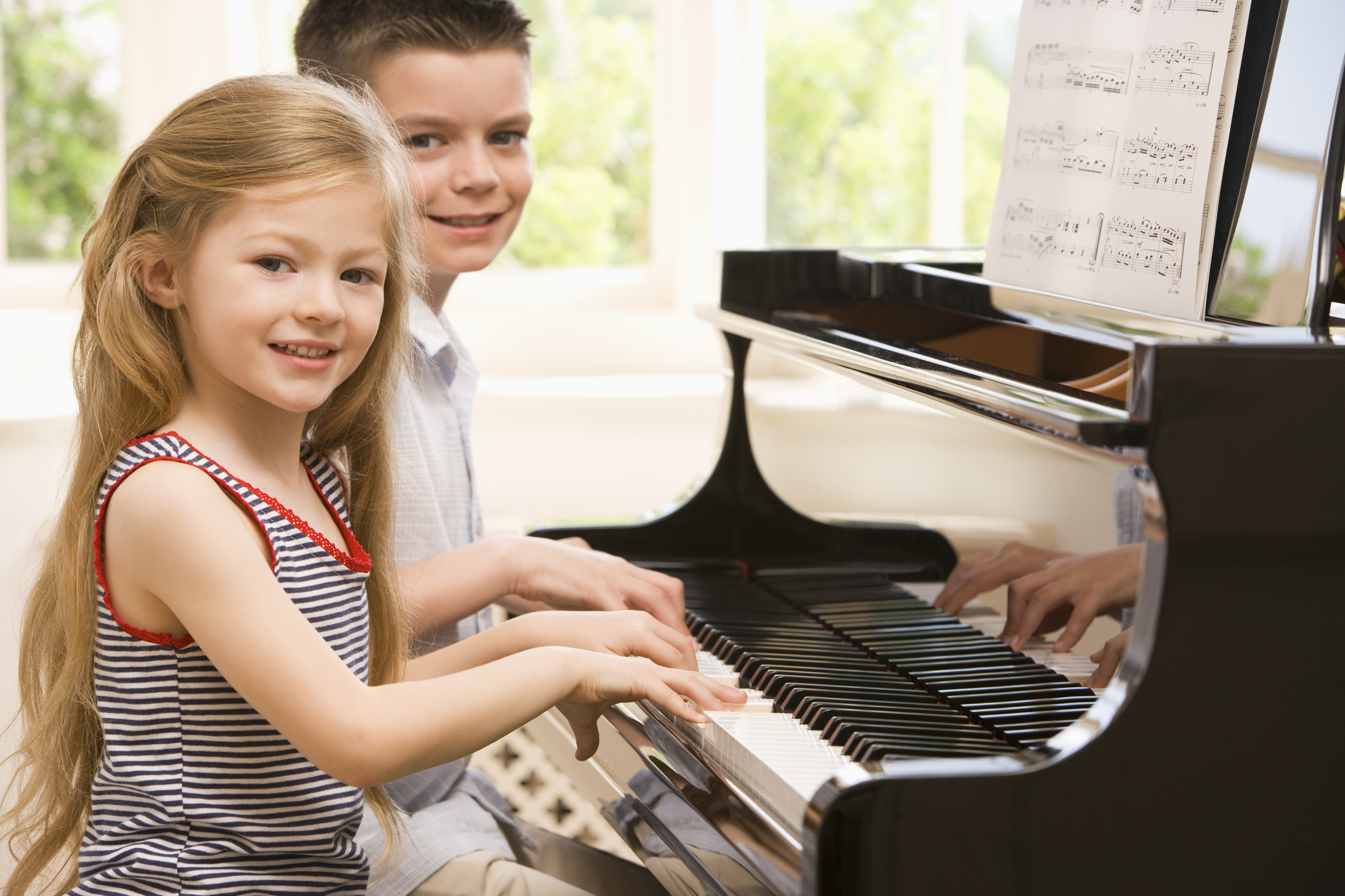 Discover the Melodic Magic: Enroll in Pintzy School of Art for Childrens Music Classes Today!